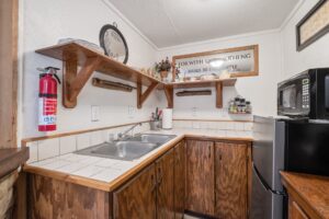 New Song Sanctuary - Creekside Cabin