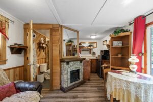 New Song Sanctuary - Creekside Cabin