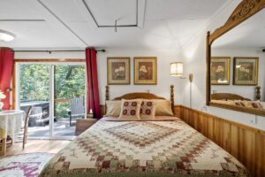 New Song Sanctuary - Creekside Cabin